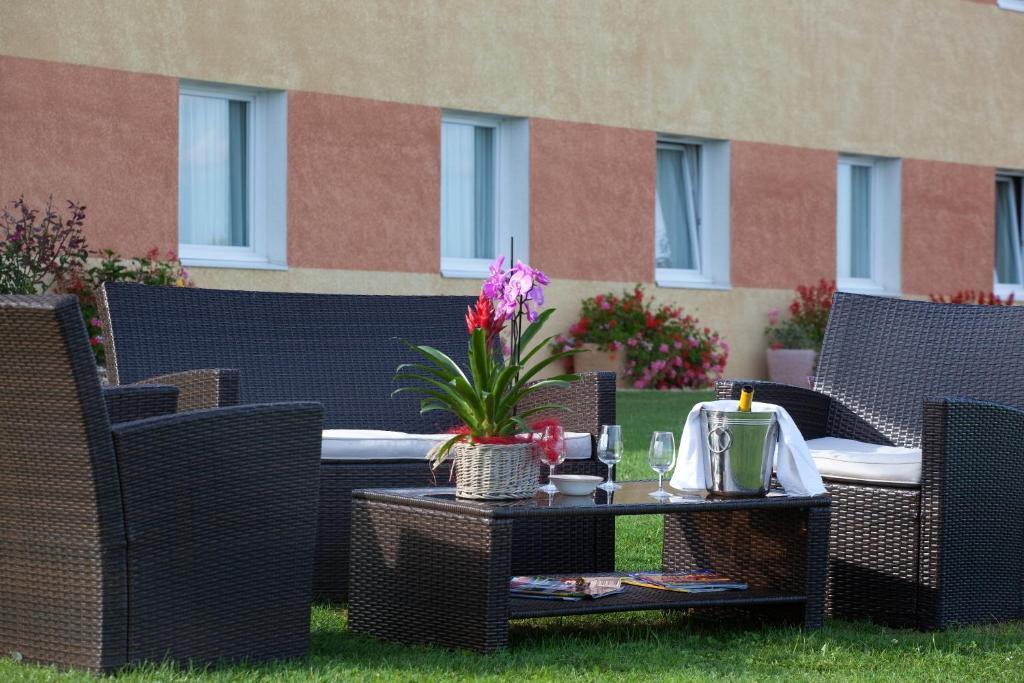 Hotel Le Kolibri Турню Экстерьер фото